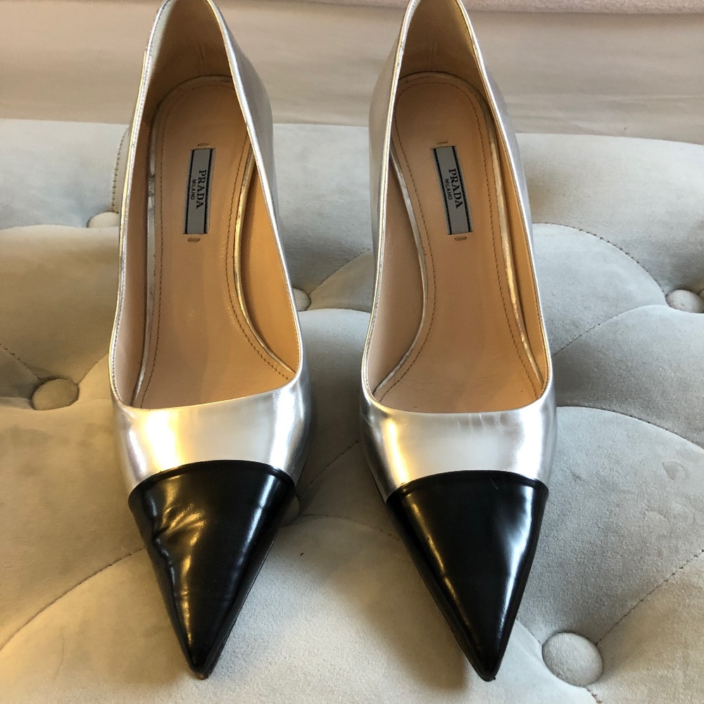 PRADA SILVER AND BLACK LIKE NEW